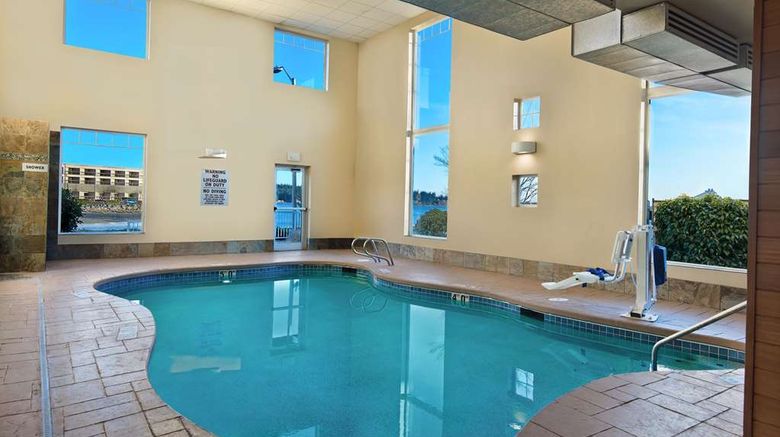 <b>Oxford Suites Silverdale Pool</b>. Images powered by <a href="https://iceportal.shijigroup.com/" title="IcePortal" target="_blank">IcePortal</a>.