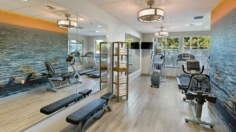 <b>Oxford Suites Bellingham Health</b>. Images powered by <a href="https://iceportal.shijigroup.com/" title="IcePortal" target="_blank">IcePortal</a>.