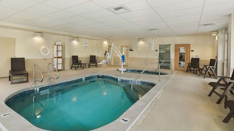 <b>Oxford Suites Bellingham Pool</b>. Images powered by <a href="https://iceportal.shijigroup.com/" title="IcePortal" target="_blank">IcePortal</a>.