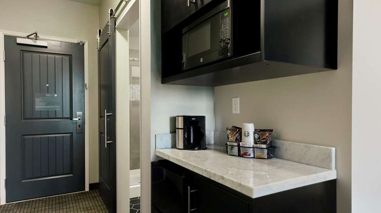 <b>Oxford Suites Paso Robles Room</b>. Images powered by <a href="https://iceportal.shijigroup.com/" title="IcePortal" target="_blank">IcePortal</a>.