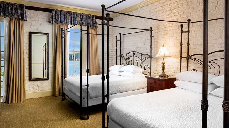 <b>River Street Inn Room</b>. Images powered by <a href="https://iceportal.shijigroup.com/" title="IcePortal" target="_blank">IcePortal</a>.