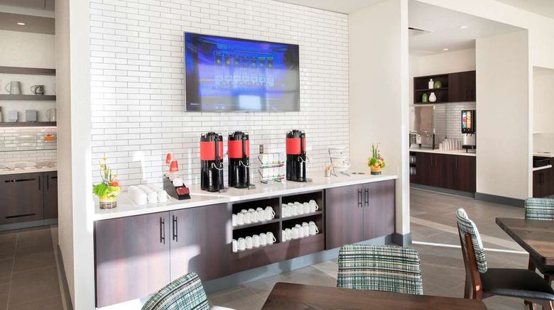 <b>Hyatt House East Moline/Quad Cities Lobby</b>. Images powered by <a href="https://iceportal.shijigroup.com/" title="IcePortal" target="_blank">IcePortal</a>.
