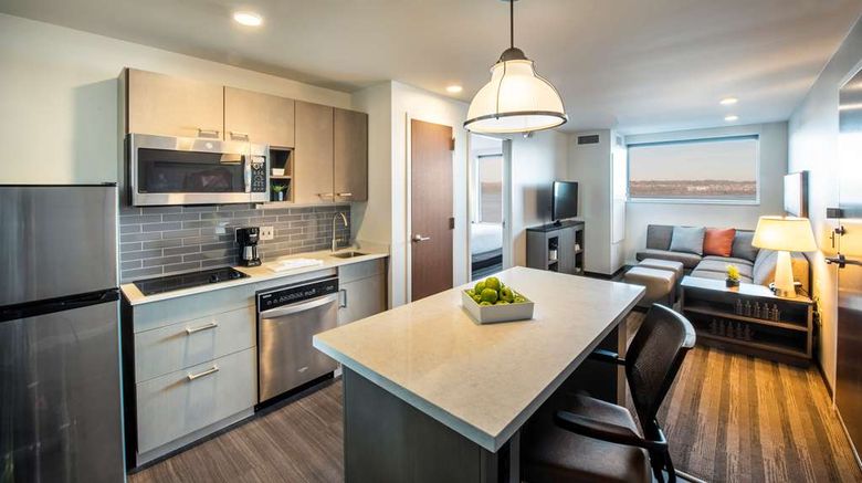 <b>Hyatt House East Moline/Quad Cities Suite</b>. Images powered by <a href="https://iceportal.shijigroup.com/" title="IcePortal" target="_blank">IcePortal</a>.