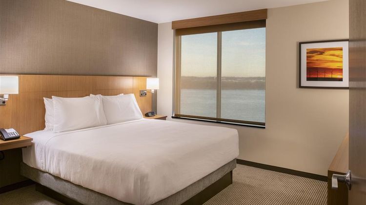 Hyatt Place East Moline/Quad Cities Suite