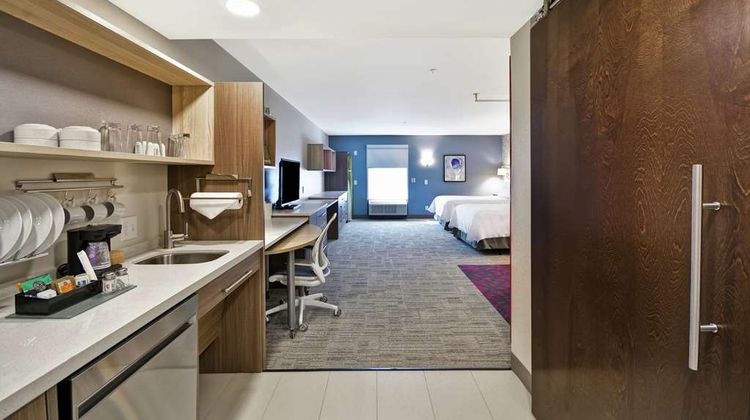 Home2 Suites by Hilton Warner Robins Room