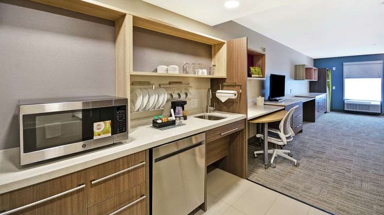Home2 Suites by Hilton Warner Robins Room