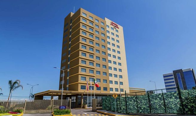 Hampton Inn & Suites by Hilton Puebla Exterior