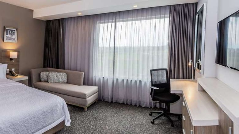 <b>Hampton Inn & Suites by Hilton Puebla Room</b>. Images powered by <a href="https://iceportal.shijigroup.com/" title="IcePortal" target="_blank">IcePortal</a>.