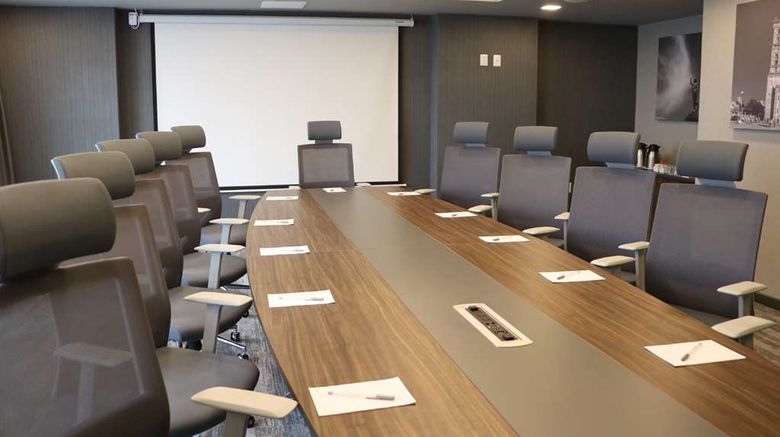 <b>Hampton Inn & Suites by Hilton Puebla Meeting</b>. Images powered by <a href="https://iceportal.shijigroup.com/" title="IcePortal" target="_blank">IcePortal</a>.