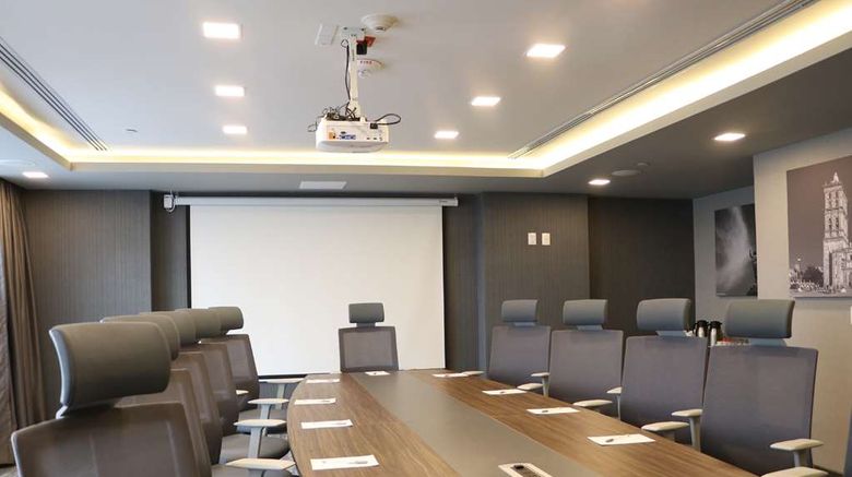 <b>Hampton Inn & Suites by Hilton Puebla Meeting</b>. Images powered by <a href="https://iceportal.shijigroup.com/" title="IcePortal" target="_blank">IcePortal</a>.