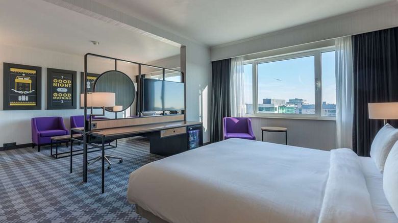 <b>Radisson Blu Hotel Amsterdam Airport Suite</b>. Images powered by <a href="https://iceportal.shijigroup.com/" title="IcePortal" target="_blank">IcePortal</a>.