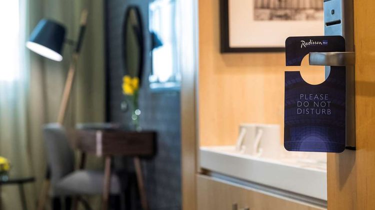 Radisson Blu Hotel, Beirut Verdun Room
