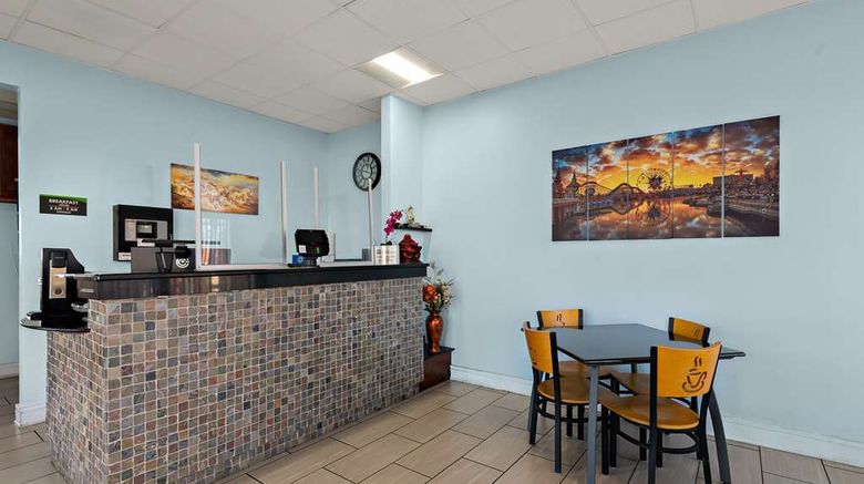 <b>Sure Stay Hotel by BW Theme Park West Lobby</b>. Images powered by <a href="https://iceportal.shijigroup.com/" title="IcePortal" target="_blank">IcePortal</a>.