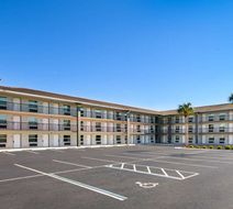 Sure Stay Hotel by BW Theme Park West Exterior
