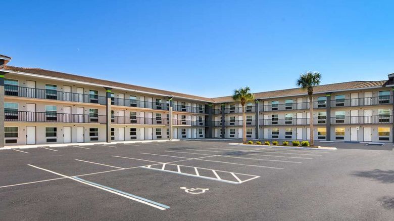 <b>Sure Stay Hotel by BW Theme Park West Exterior</b>. Images powered by <a href="https://iceportal.shijigroup.com/" title="IcePortal" target="_blank">IcePortal</a>.