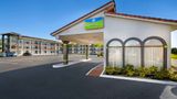 Sure Stay Hotel by BW Theme Park West Exterior