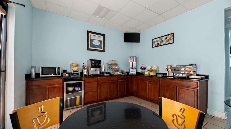 <b>Sure Stay Hotel by BW Theme Park West Restaurant</b>. Images powered by <a href="https://iceportal.shijigroup.com/" title="IcePortal" target="_blank">IcePortal</a>.