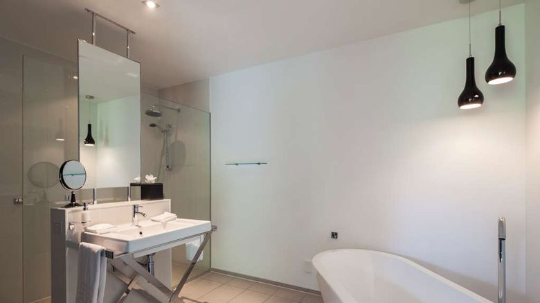 <b>Queenstown Park Hotel Room</b>. Images powered by <a href="https://iceportal.shijigroup.com/" title="IcePortal" target="_blank">IcePortal</a>.