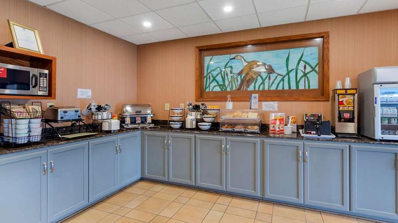 <b>Best Western North Roanoke Restaurant</b>. Images powered by <a href="https://iceportal.shijigroup.com/" title="IcePortal" target="_blank">IcePortal</a>.