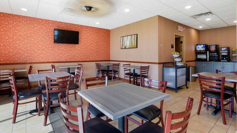<b>Best Western North Roanoke Restaurant</b>. Images powered by <a href="https://iceportal.shijigroup.com/" title="IcePortal" target="_blank">IcePortal</a>.