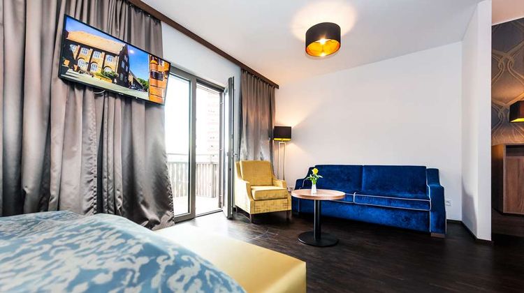 Best Western Plus Royal Suites Room