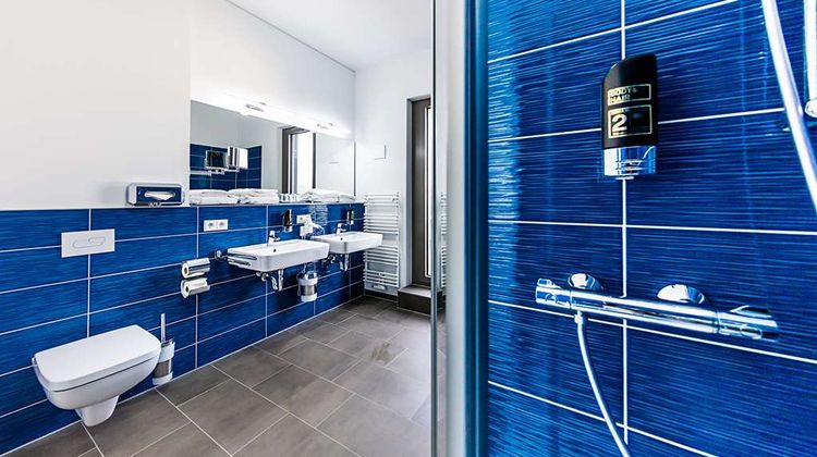 Best Western Plus Royal Suites Room