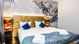 Best Western Plus Royal Suites Room