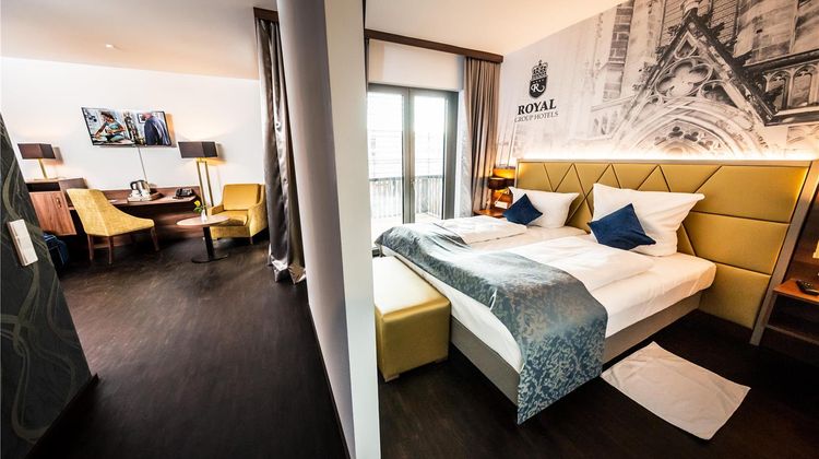 Best Western Plus Royal Suites Suite