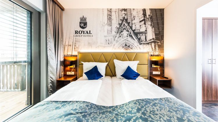 Best Western Plus Royal Suites Room