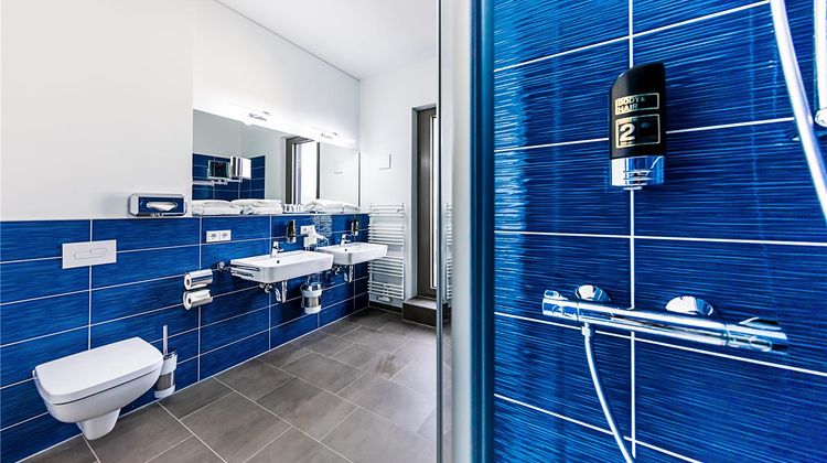 Best Western Plus Royal Suites Room