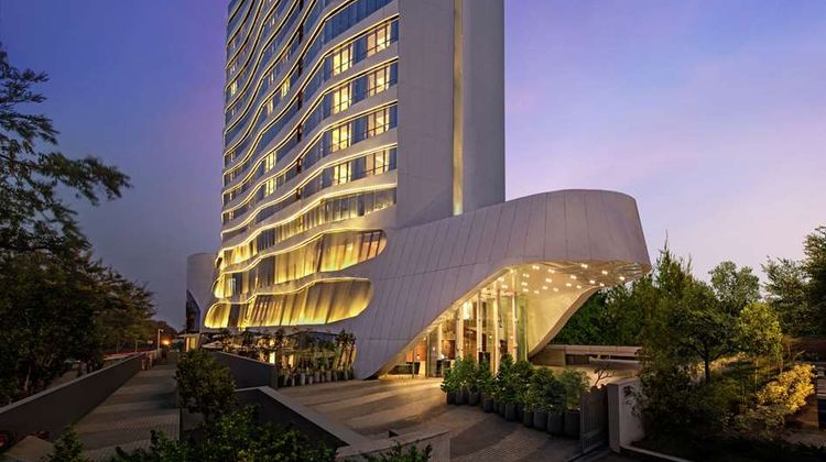 DoubleTree by Hilton Ahmedabad Exterior