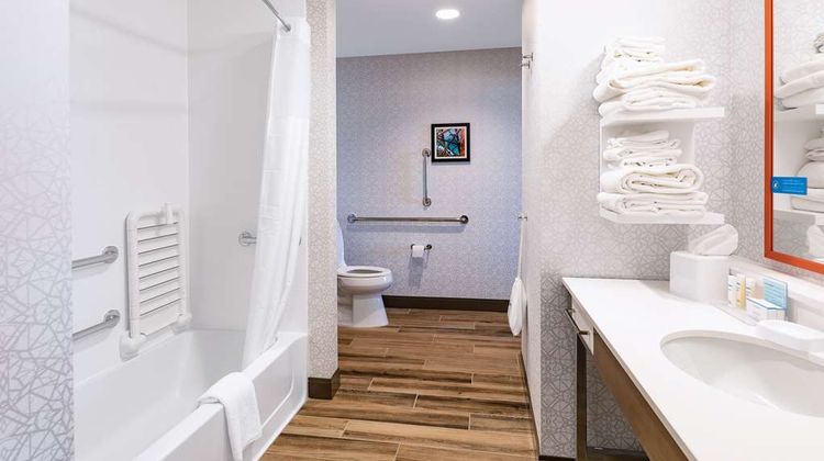 Hampton Inn & Suites Columbia Killian Rd Room