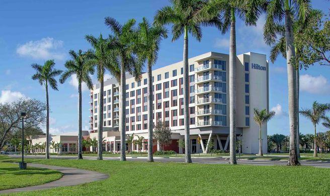 Hilton Miami Dadeland Exterior