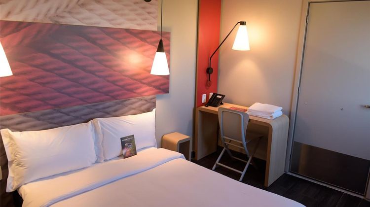 Ibis Tatui Room