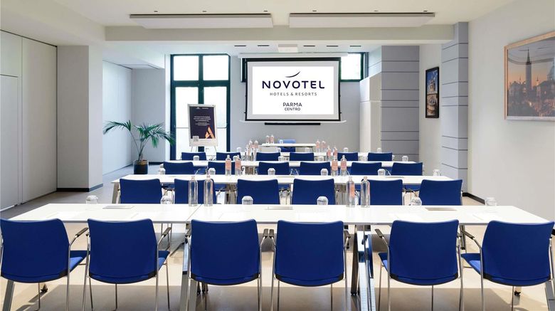 <b>Novotel Parma Centro Meeting</b>. Images powered by <a href="https://iceportal.shijigroup.com/" title="IcePortal" target="_blank">IcePortal</a>.