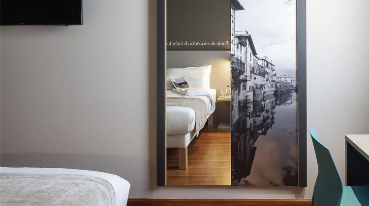 Ibis Styles Pamplona Noain Room
