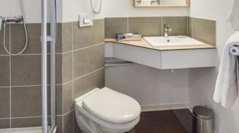 <b>Carre Pau Airport Hotel Room</b>. Images powered by <a href="https://iceportal.shijigroup.com/" title="IcePortal" target="_blank">IcePortal</a>.