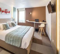 Carre Pau Airport Hotel Room