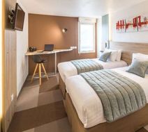 Carre Pau Airport Hotel Room