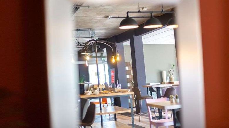 <b>Carre Pau Airport Hotel Restaurant</b>. Images powered by <a href="https://iceportal.shijigroup.com/" title="IcePortal" target="_blank">IcePortal</a>.