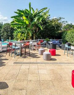 Carre Pau Airport Hotel
