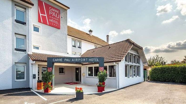 <b>Carre Pau Airport Hotel Exterior</b>. Images powered by <a href="https://iceportal.shijigroup.com/" title="IcePortal" target="_blank">IcePortal</a>.