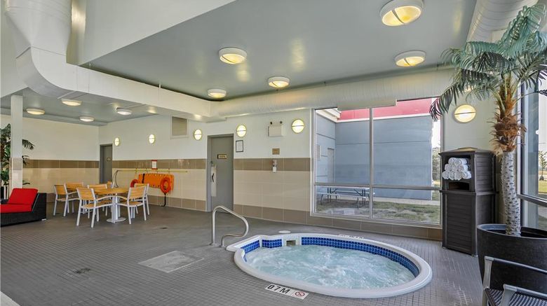 <b>Best Western Plus Airport Inn & Suites Pool</b>. Images powered by <a href="https://iceportal.shijigroup.com/" title="IcePortal" target="_blank">IcePortal</a>.