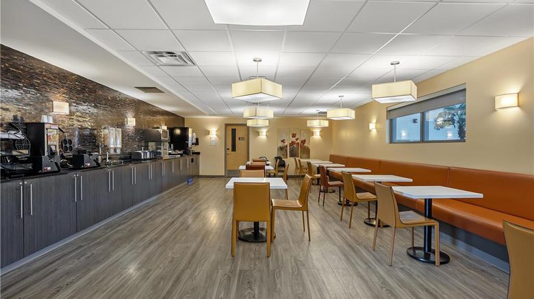 <b>Best Western Plus Airport Inn & Suites Restaurant</b>. Images powered by <a href="https://iceportal.shijigroup.com/" title="IcePortal" target="_blank">IcePortal</a>.