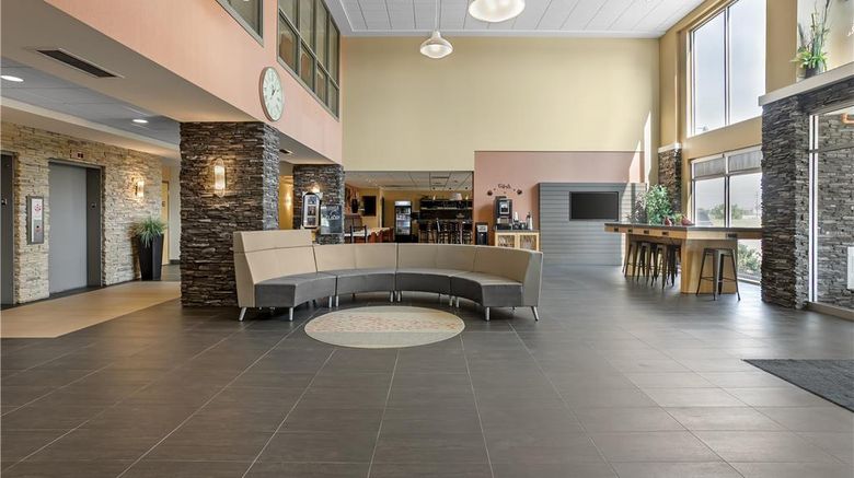 <b>Best Western Plus Airport Inn & Suites Lobby</b>. Images powered by <a href="https://iceportal.shijigroup.com/" title="IcePortal" target="_blank">IcePortal</a>.