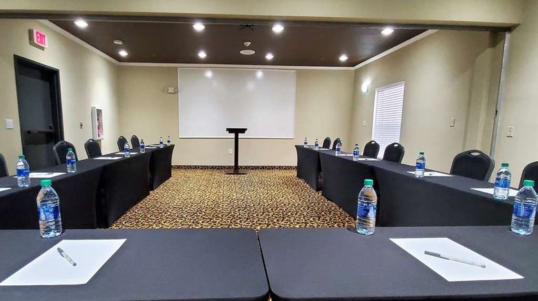<b>Super 8 by Wyndham High Point Meeting</b>. Images powered by <a href="https://iceportal.shijigroup.com/" title="IcePortal" target="_blank">IcePortal</a>.