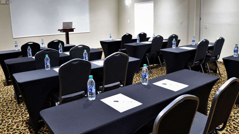 <b>Super 8 by Wyndham High Point Meeting</b>. Images powered by <a href="https://iceportal.shijigroup.com/" title="IcePortal" target="_blank">IcePortal</a>.