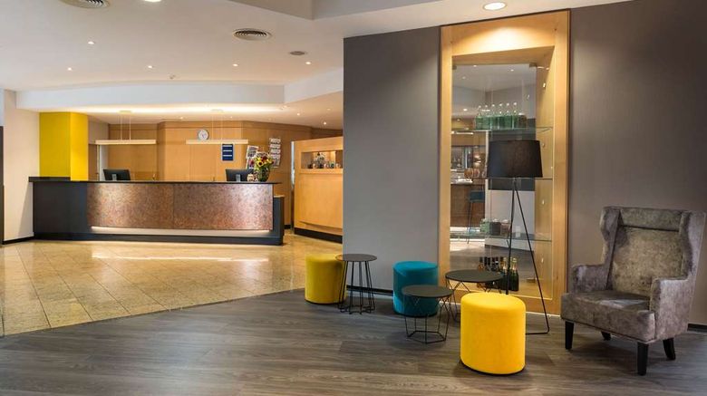 <b>Ramada by Wyndham Hannover Lobby</b>. Images powered by <a href="https://iceportal.shijigroup.com/" title="IcePortal" target="_blank">IcePortal</a>.