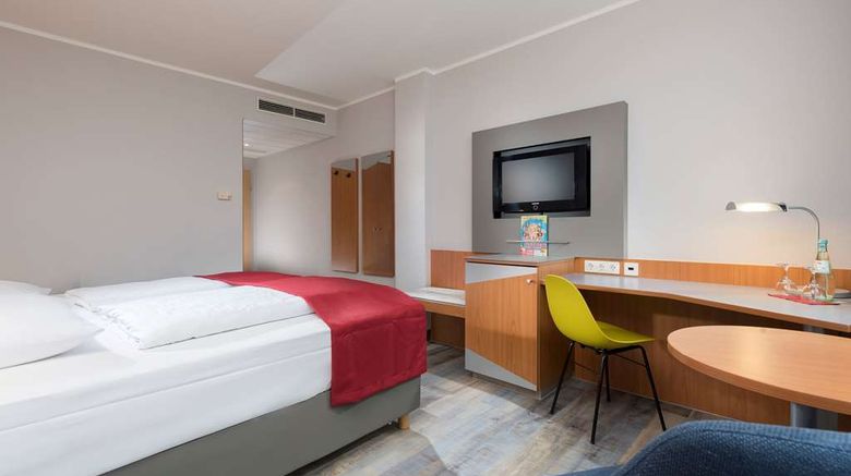 <b>Ramada by Wyndham Hannover Room</b>. Images powered by <a href="https://iceportal.shijigroup.com/" title="IcePortal" target="_blank">IcePortal</a>.