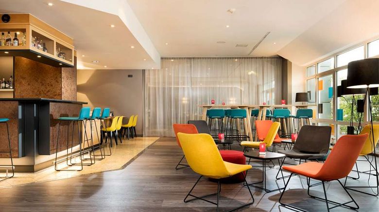 <b>Ramada by Wyndham Hannover Restaurant</b>. Images powered by <a href="https://iceportal.shijigroup.com/" title="IcePortal" target="_blank">IcePortal</a>.